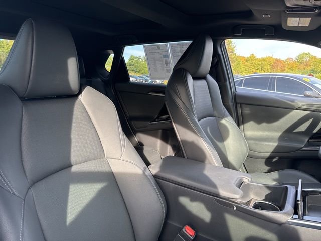 Used 2023 Toyota bZ4X XLE w/ Weather Package image 9