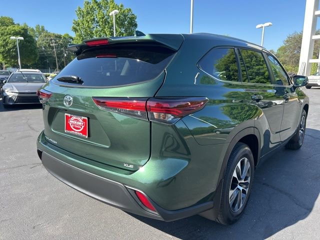 Used 2025 Toyota Highlander XLE image 7