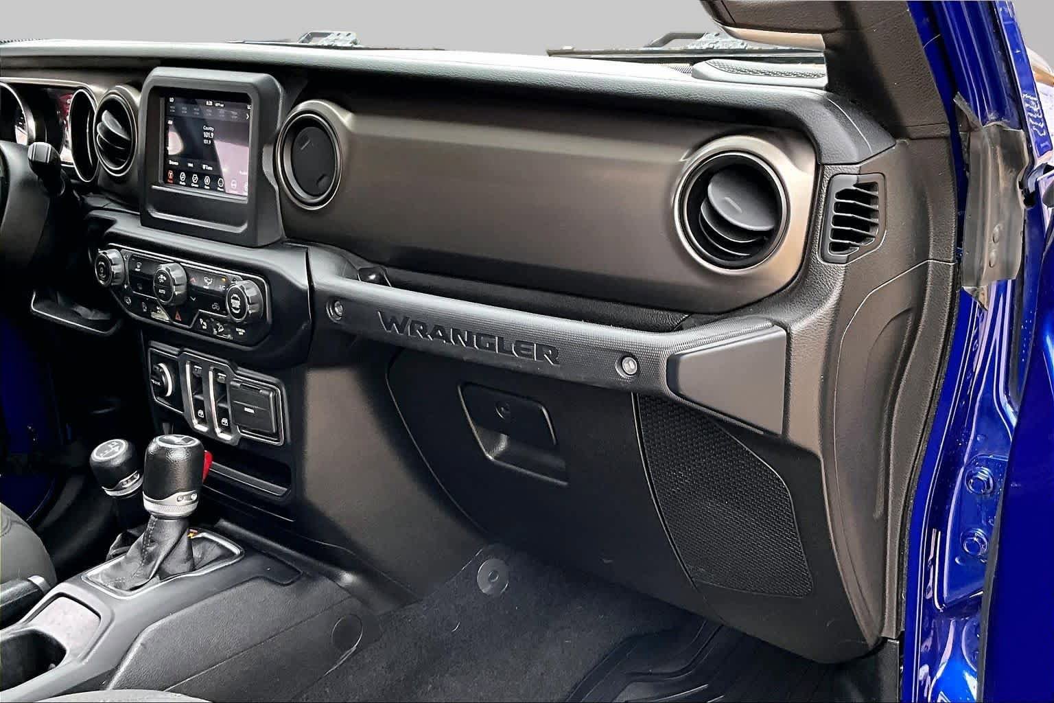 Used 2019 Jeep Wrangler Sport AWD/4WD image 16