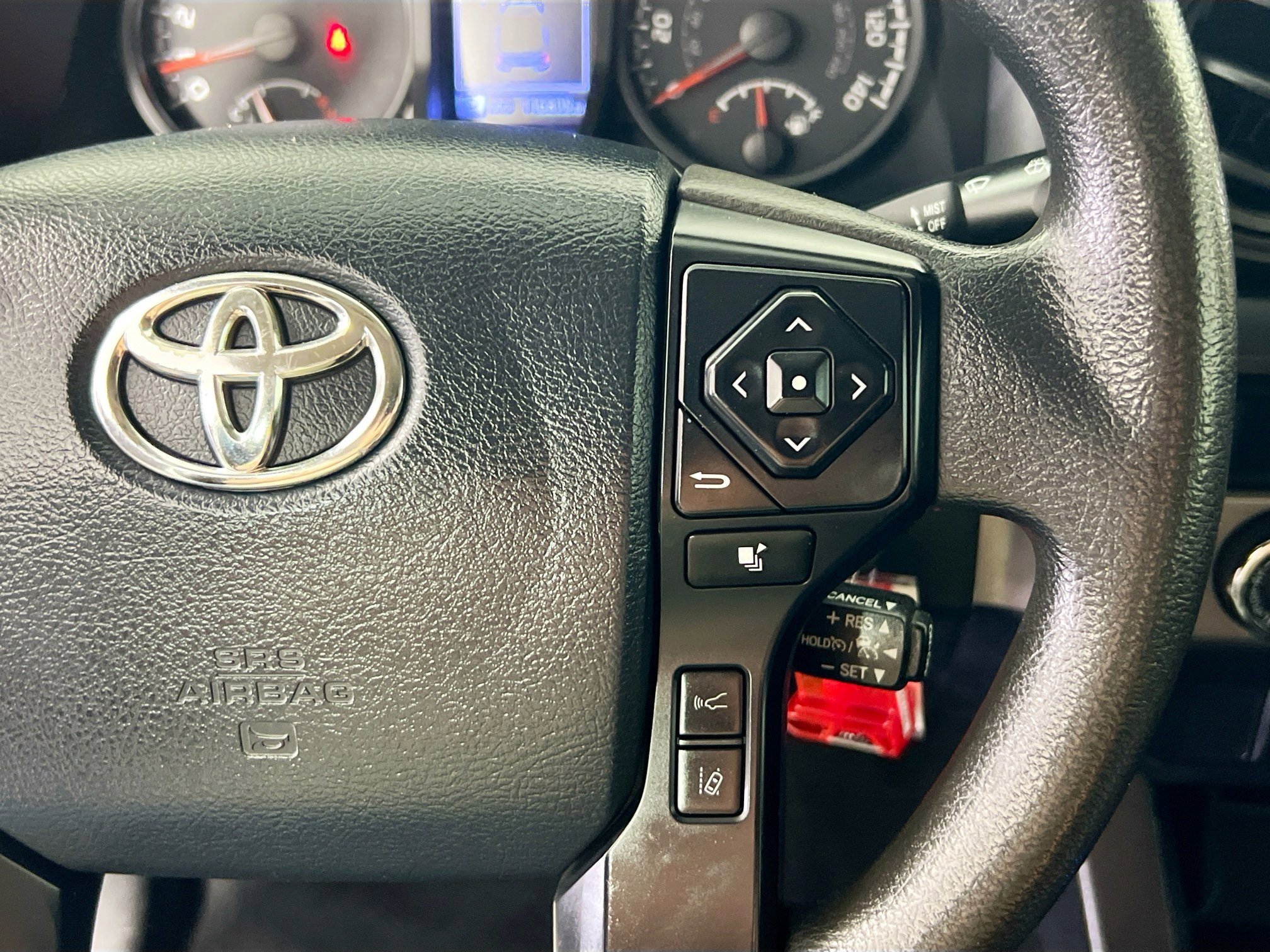 Used 2020 Toyota Tacoma SR AWD/4WD image 18