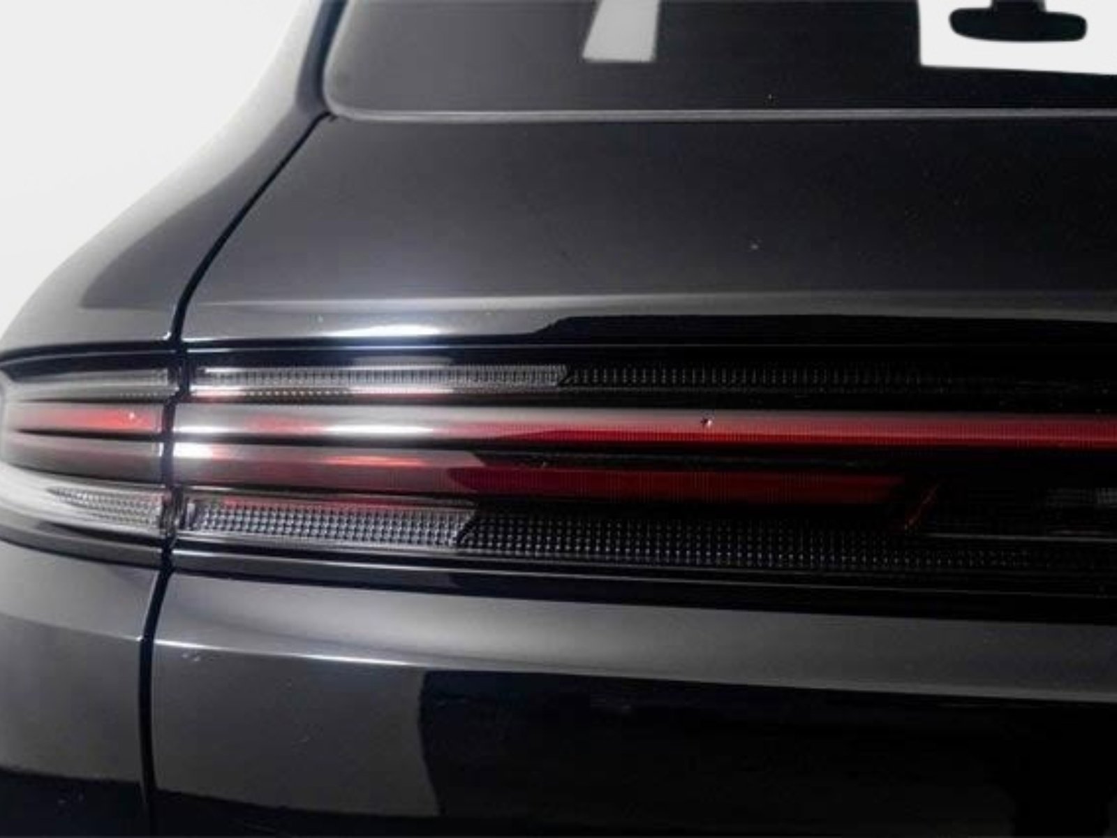 Used 2024 Porsche Cayenne image 28