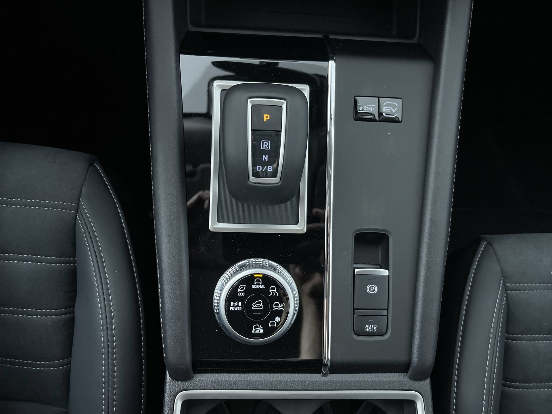 New 2026 Nissan Rogue SL AWD/4WD image 22