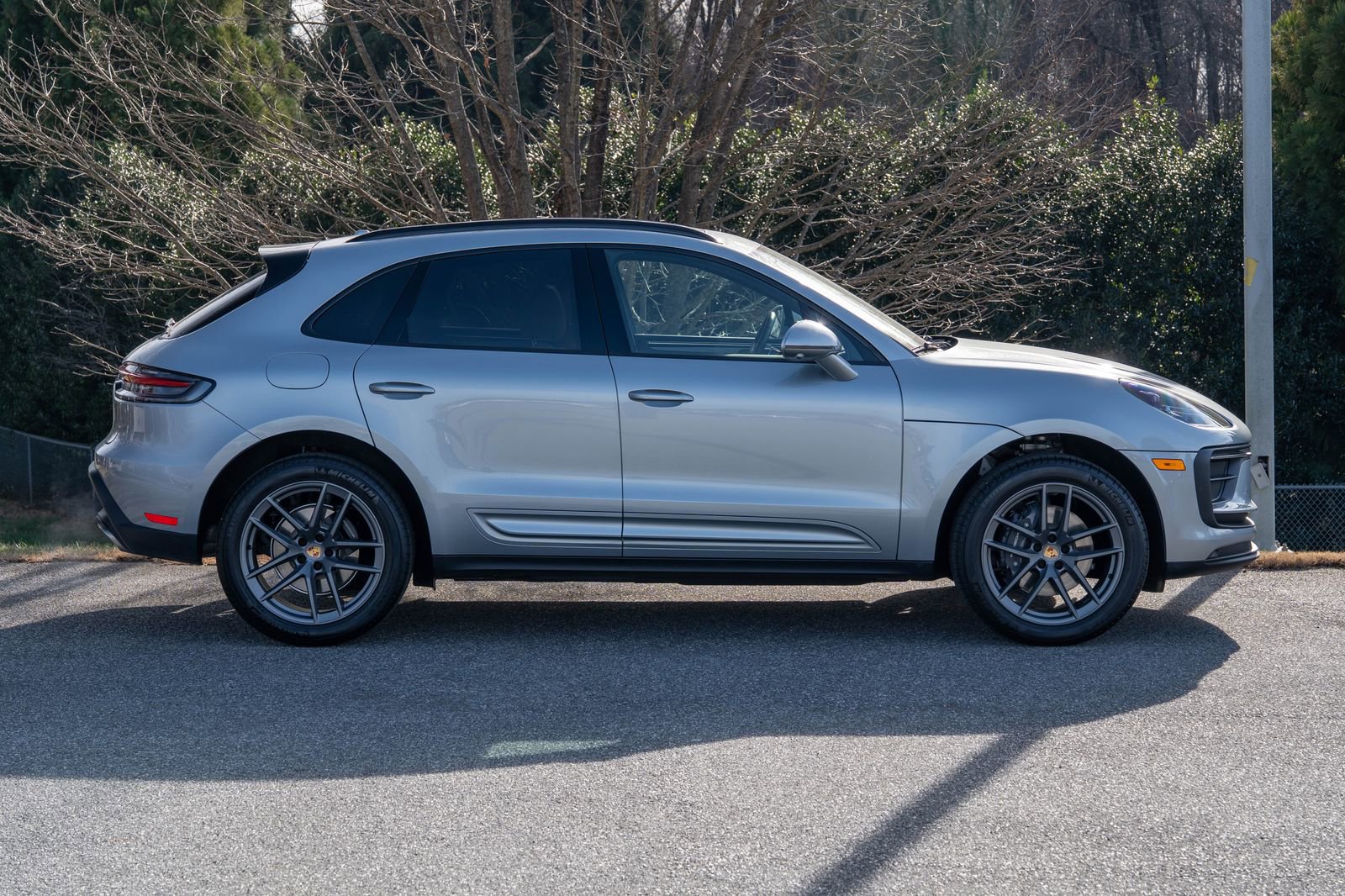 Certified 2025 Porsche Macan image 8