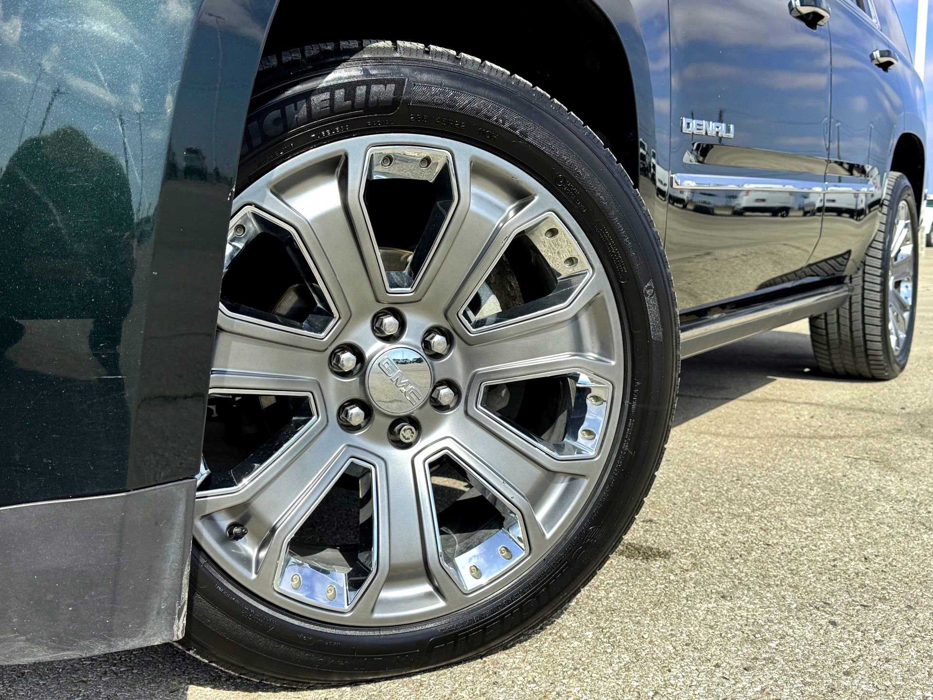 Used 2016 GMC Yukon Denali w/ Open Road Package image 2