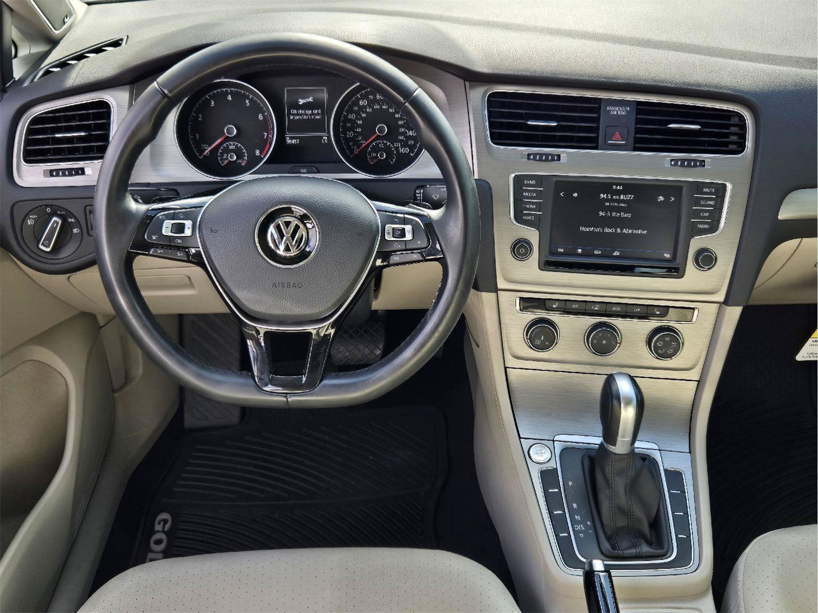 Used 2017 Volkswagen Golf SE FWD image 26