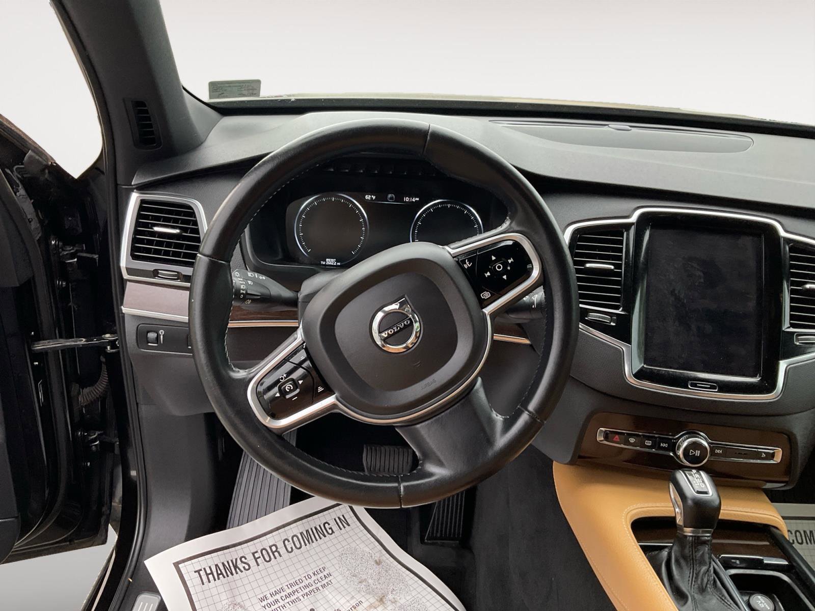 Used 2017 Volvo XC90 T6 Momentum w/ Vision Package image 12