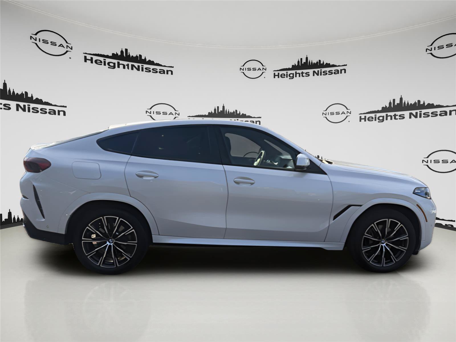 Used 2026 BMW X6 xDrive40i w/ Climate Comfort Package AWD/4WD image 6