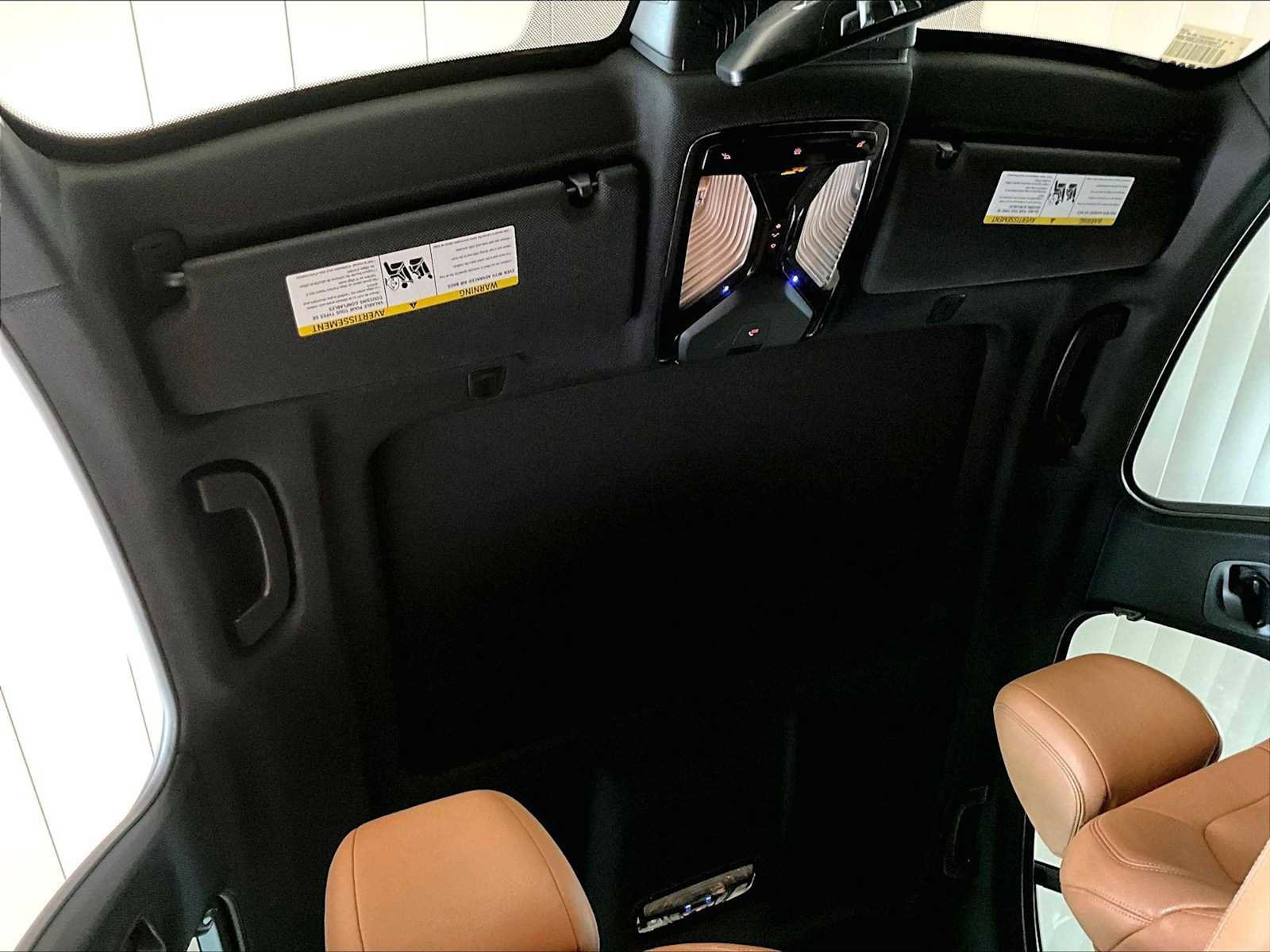 Used 2019 BMW 530e w/ Convenience Package image 24