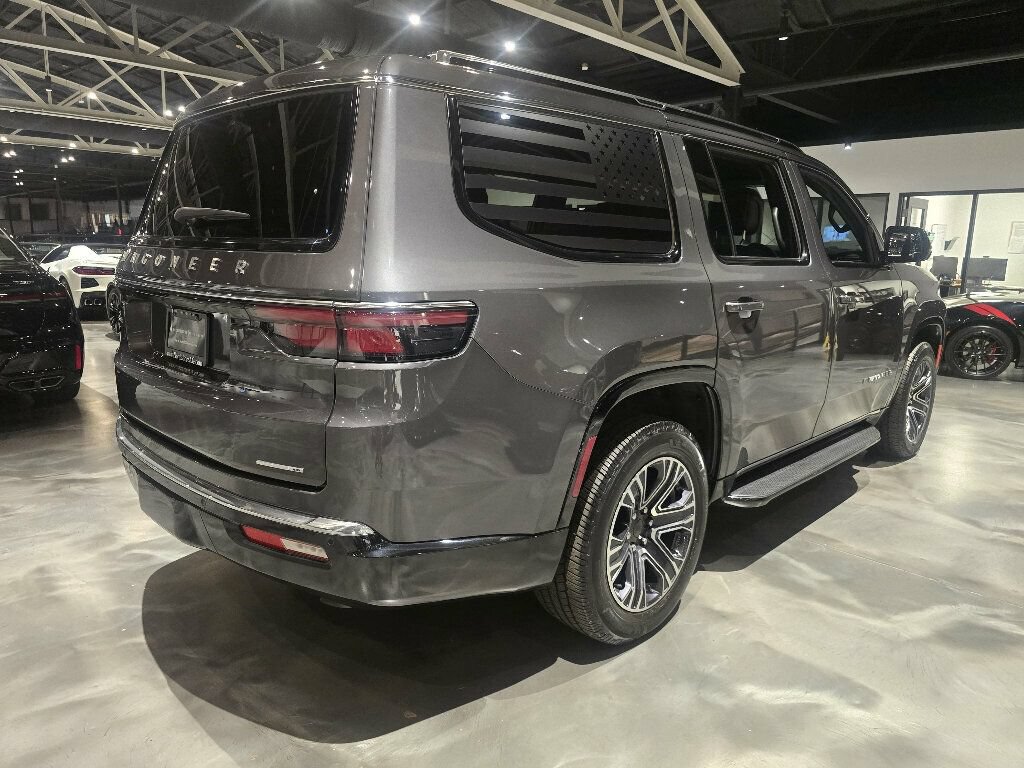 Used 2022 Jeep Wagoneer Series III w/ Flexible Seating Group AWD/4WD image 5
