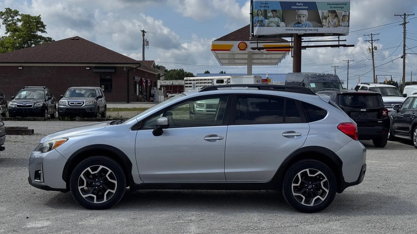 Used 2017 Subaru Crosstrek 2.0i Premium w/ Moonroof Package AWD/4WD image 11