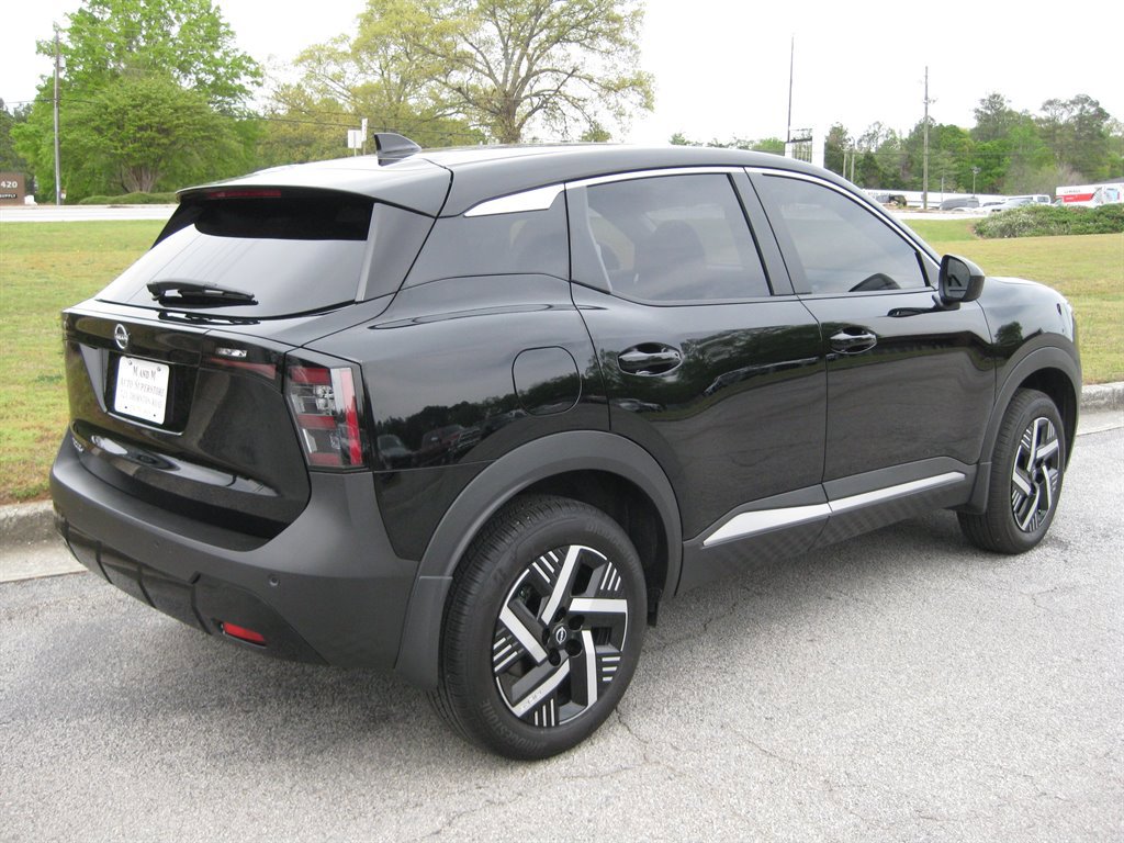 Used 2025 Nissan Kicks SV FWD image 7