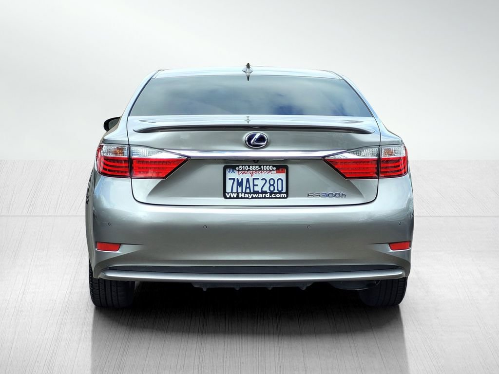 Used 2015 Lexus ES 300h w/ Navigation System Package image 5