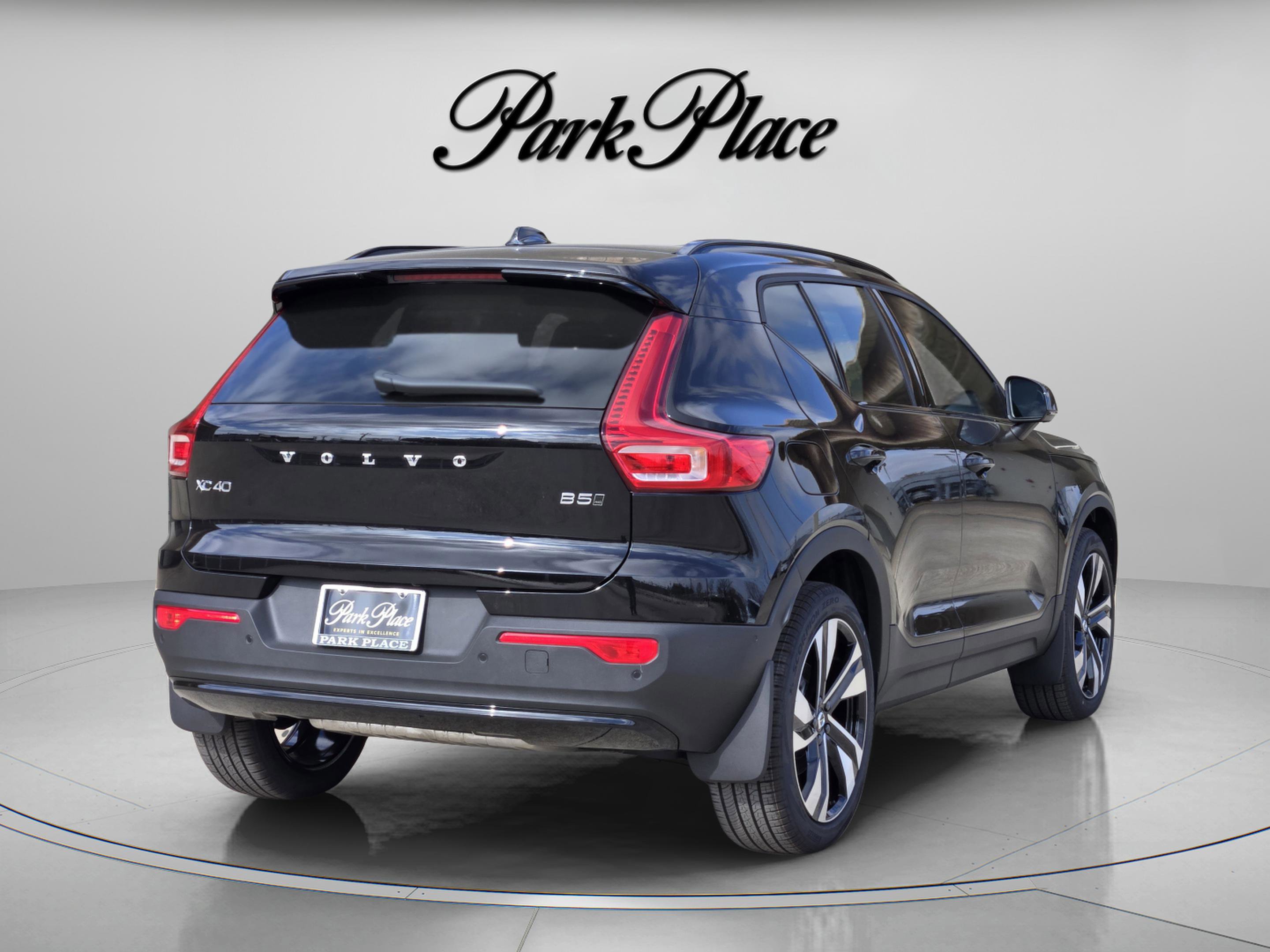New 2026 Volvo XC40 B5 Ultra w/ Protection Package Premier AWD/4WD image 6