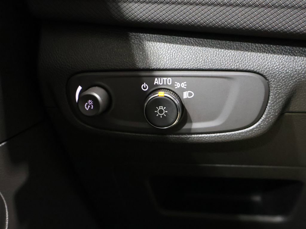 Used 2024 Chevrolet TrailBlazer LT w/ Convenience Package image 32