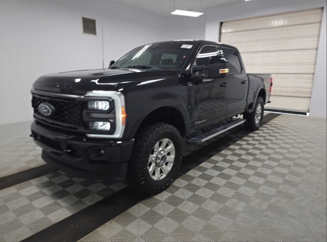 Used 2023 Ford F250 Lariat w/ Sport Appearance Package AWD/4WD image 1