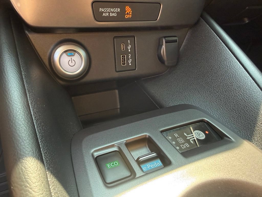 Certified 2025 Nissan Leaf S FWD image 19