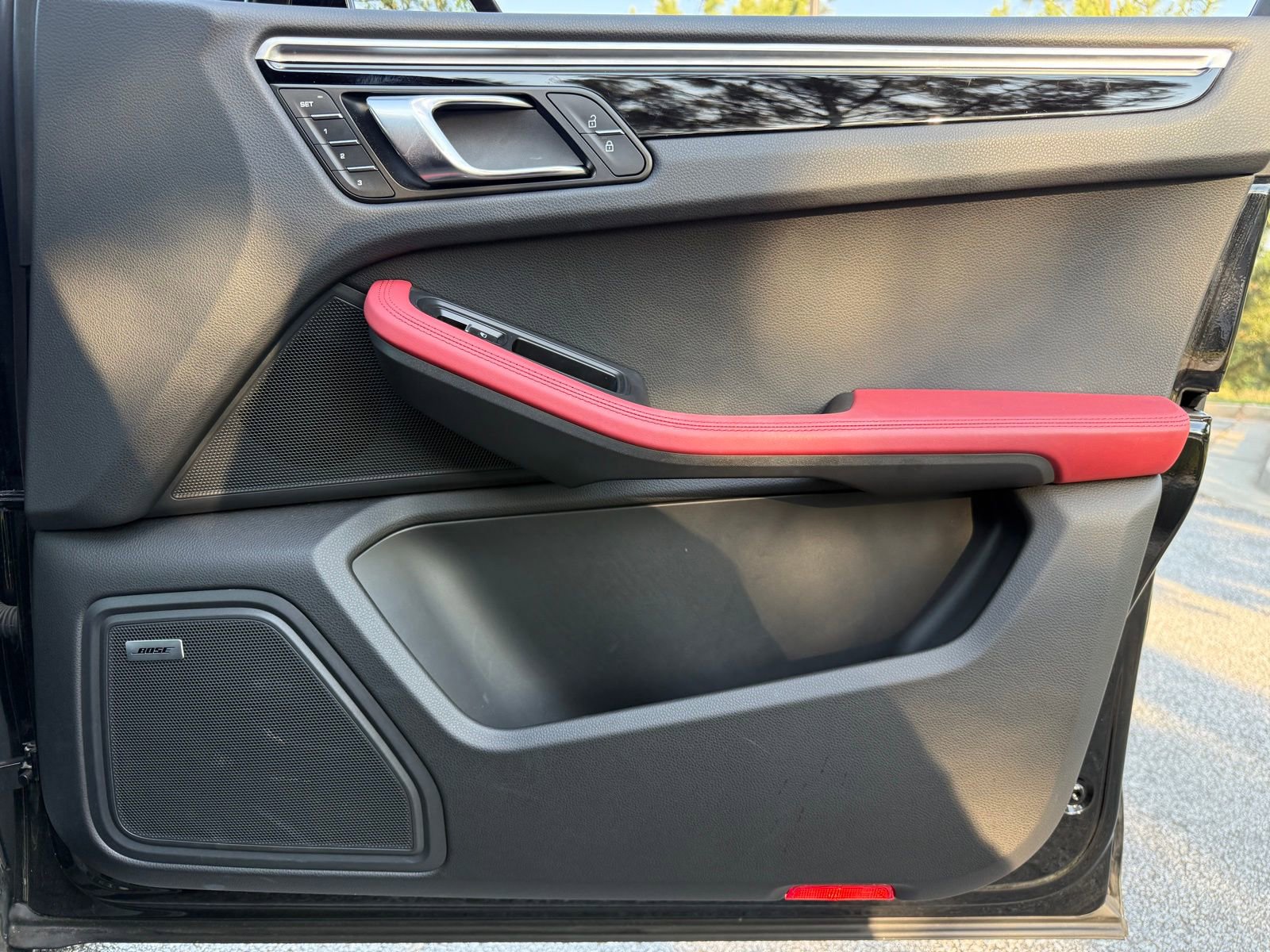 Used 2019 Porsche Macan AWD/4WD image 46