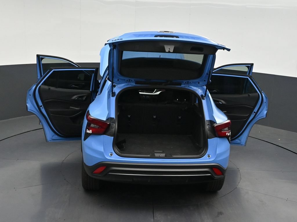 Used 2024 Chevrolet Trax RS FWD image 35