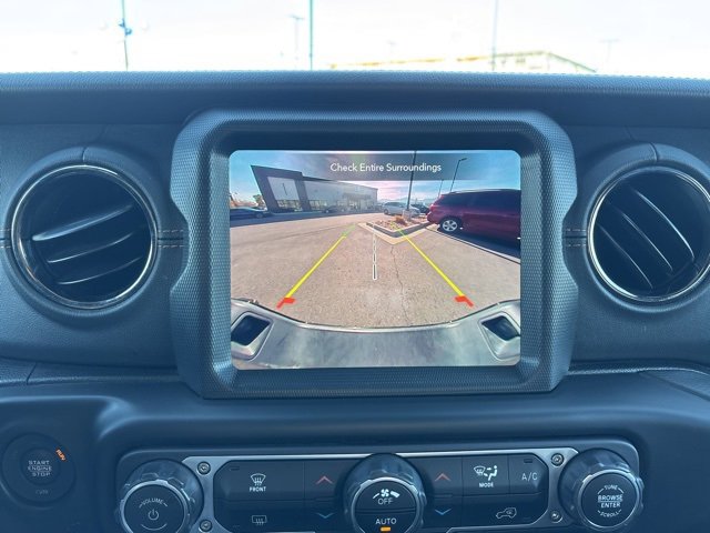 Used 2022 Jeep Gladiator Overland image 24