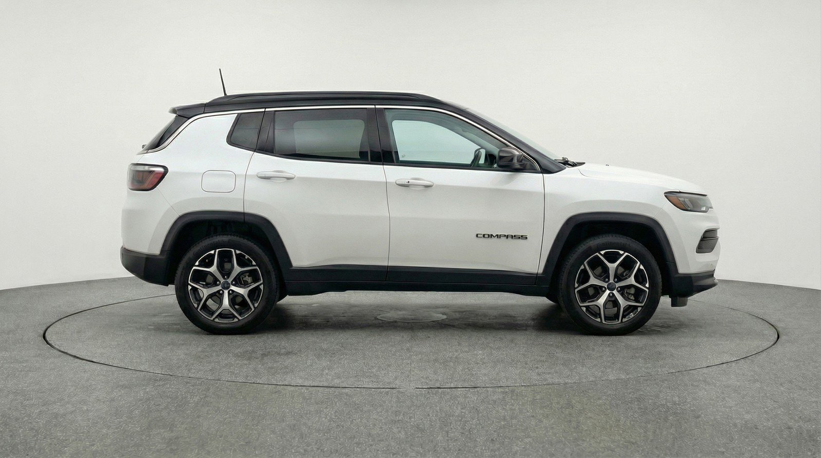 Used 2025 Jeep Compass Limited AWD/4WD image 11