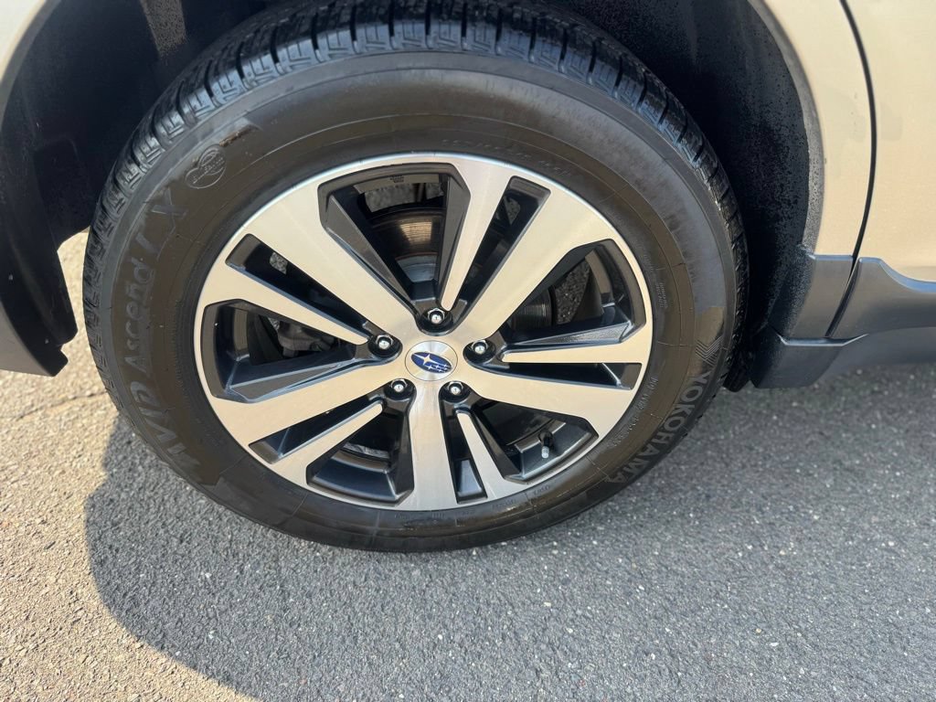 Used 2018 Subaru Outback 3.6R Limited AWD/4WD image 10
