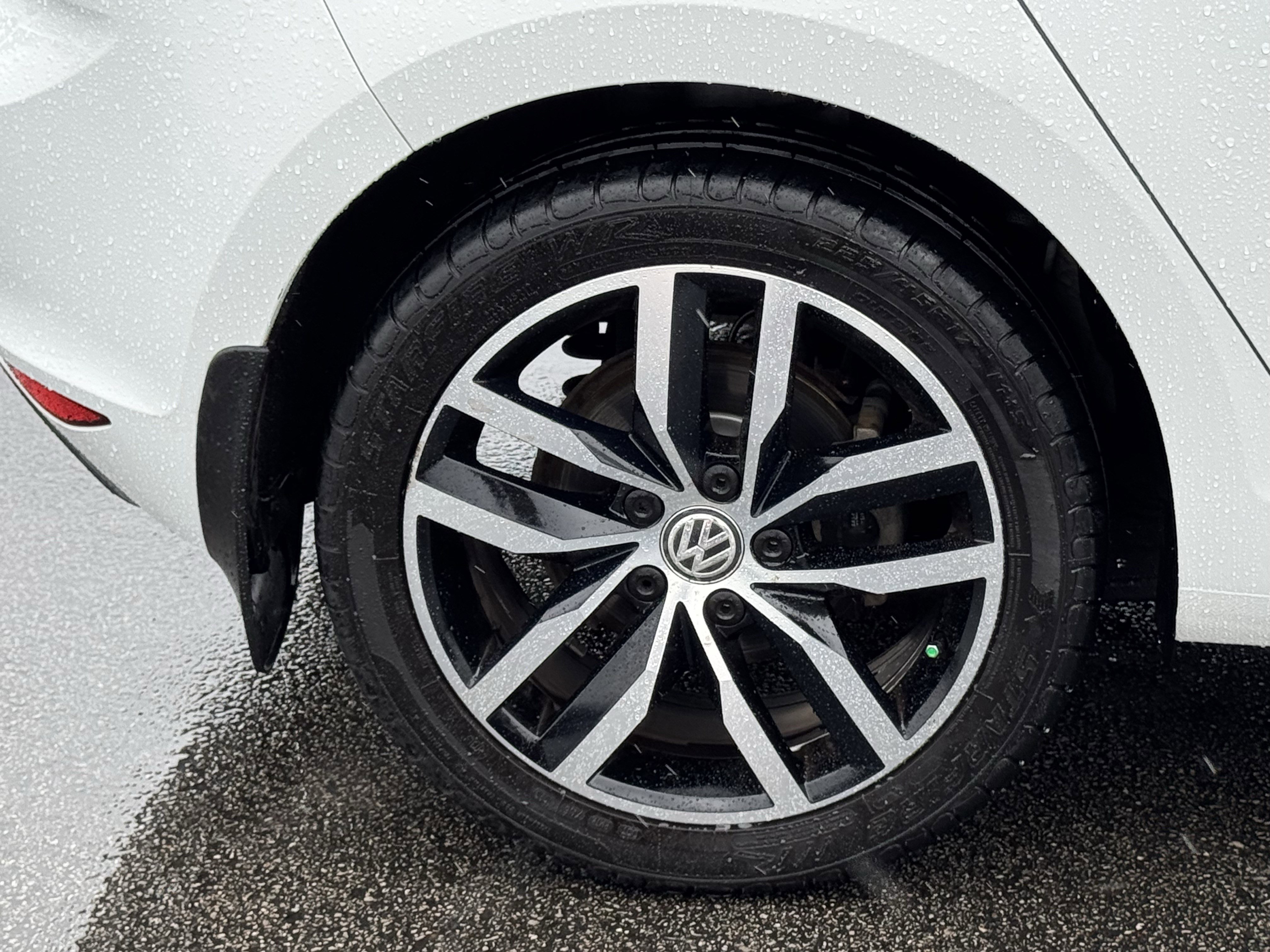 Used 2016 Volkswagen Golf SE image 40