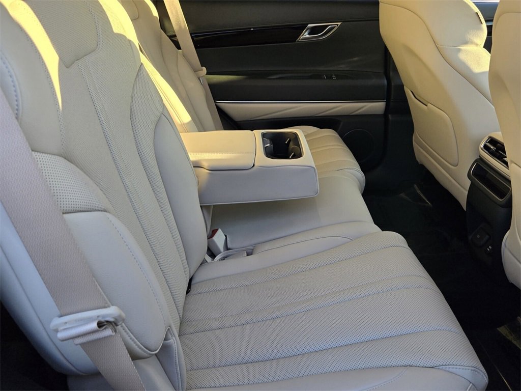 Used 2025 Genesis GV80 2.5T Standard image 15