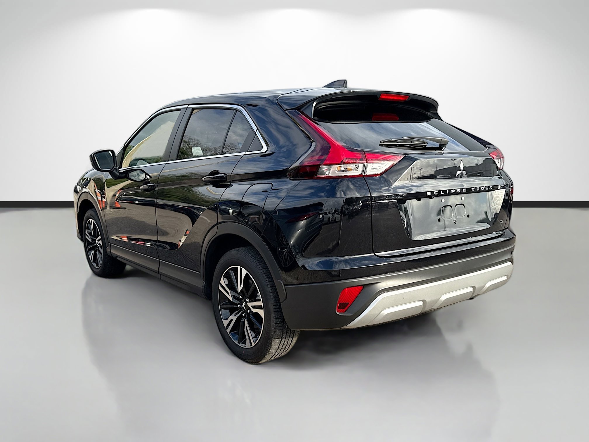 Used 2025 Mitsubishi Eclipse Cross Black Edition image 5