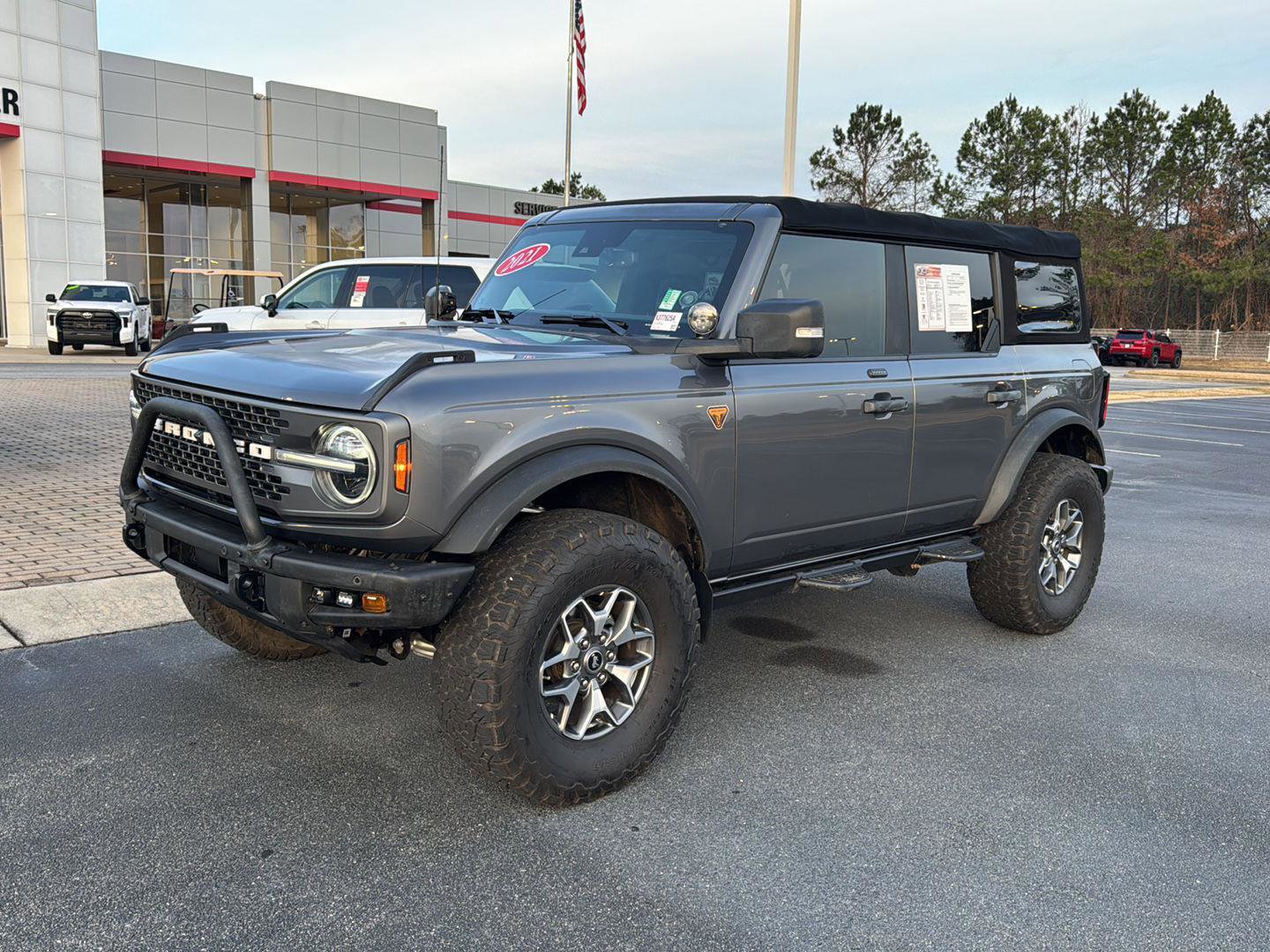 Used 2021 Ford Bronco Badlands image 2