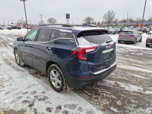 Used 2022 GMC Terrain SLE w/ Driver Convenience Package image 10