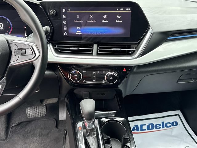 Used 2025 Chevrolet Trax LT w/ LT Convenience Package FWD image 29
