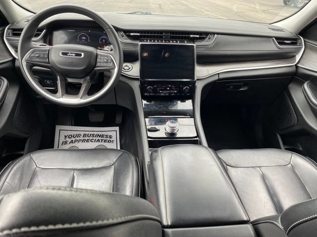 Used 2023 Jeep Grand Cherokee Limited AWD/4WD image 5