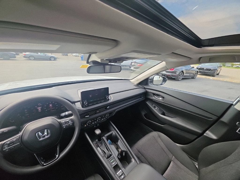 Certified 2025 Honda Accord SE image 27
