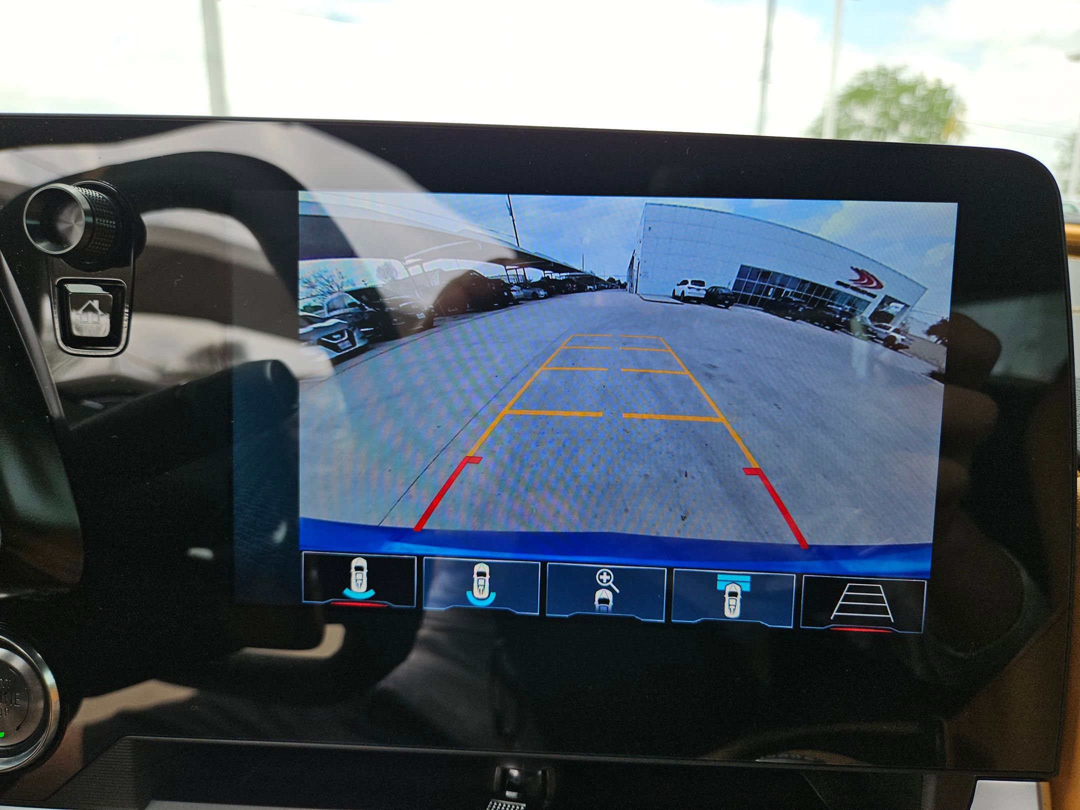 Certified 2024 Chevrolet Corvette Stingray Preferred Cpe RWD image 17