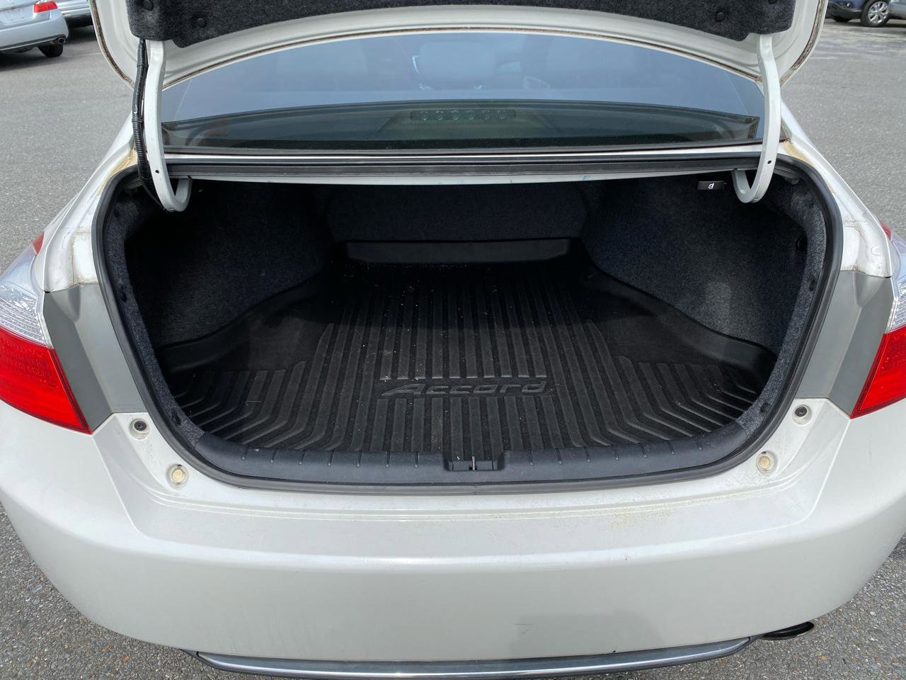 Used 2013 Honda Accord LX image 16