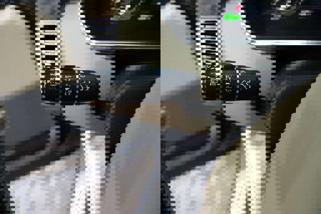 Used 2018 Land Rover Range Rover Long Wheelbase Supercharged image 47