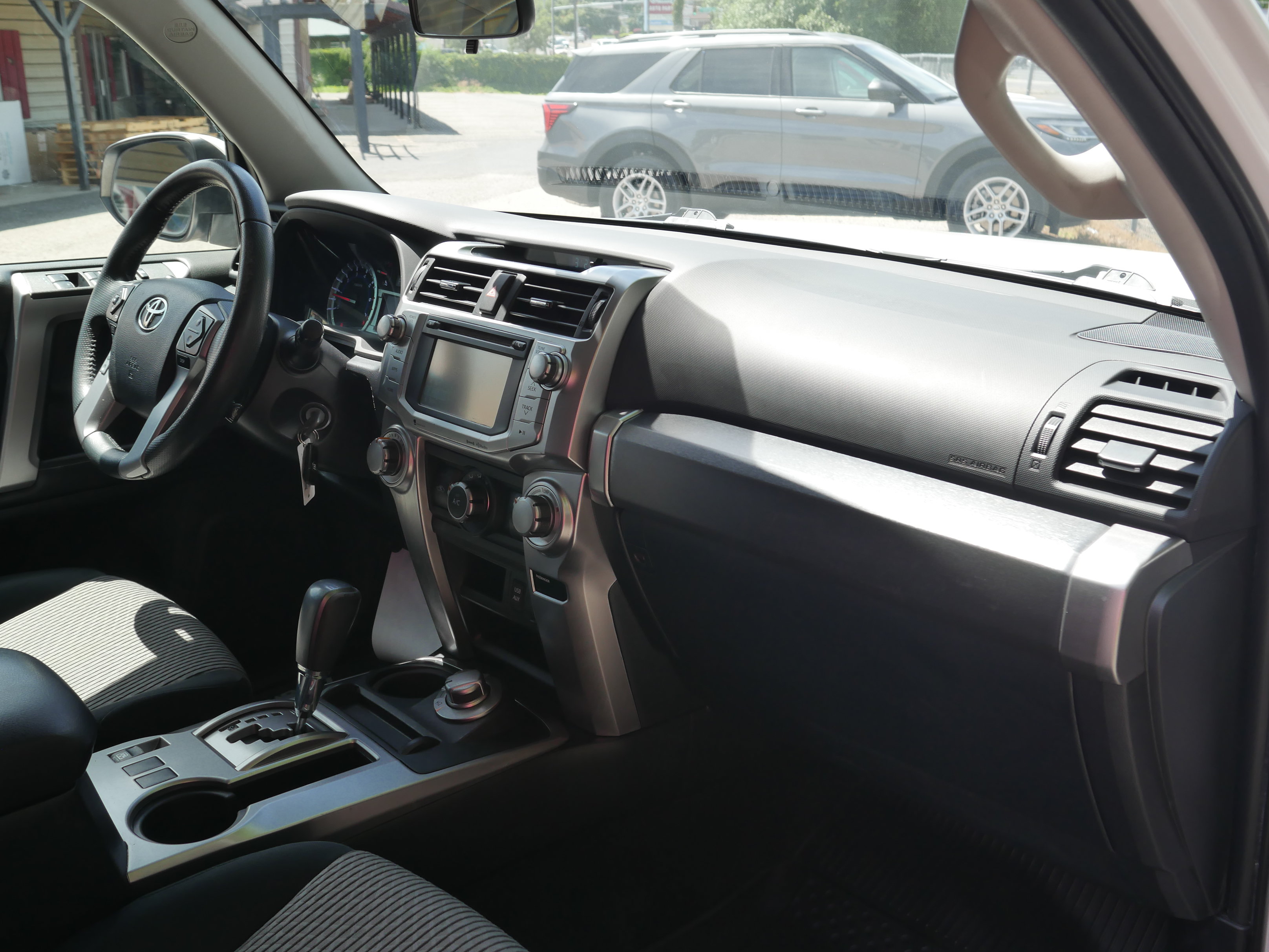 Used 2016 Toyota 4Runner SR5 AWD/4WD image 23