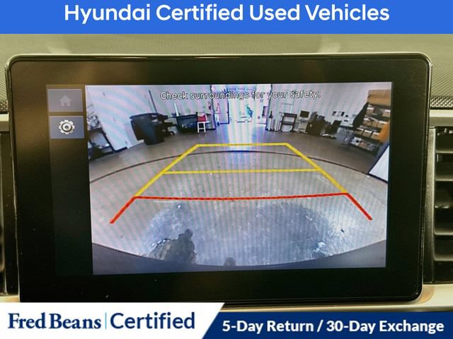 Certified 2025 Hyundai Venue SEL FWD image 25