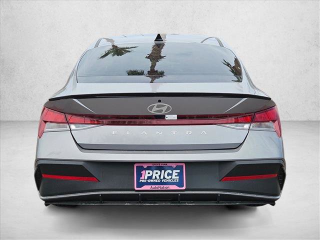 Used 2025 Hyundai Elantra Sport FWD image 7