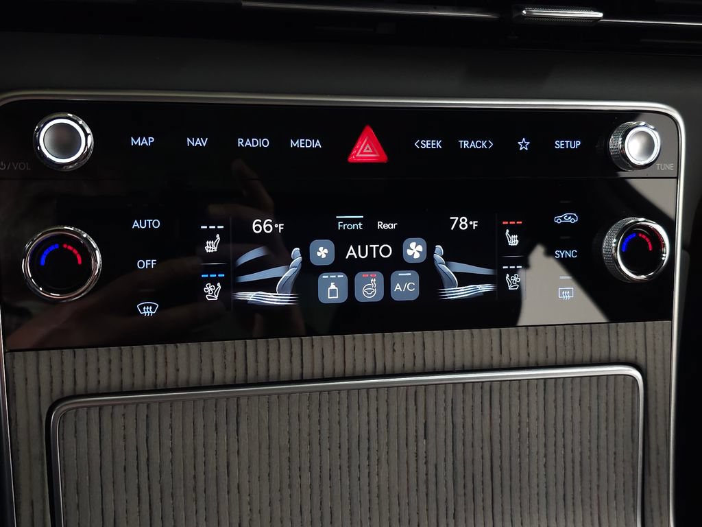 Used 2025 Genesis GV80 3.5T Prestige AWD/4WD image 37