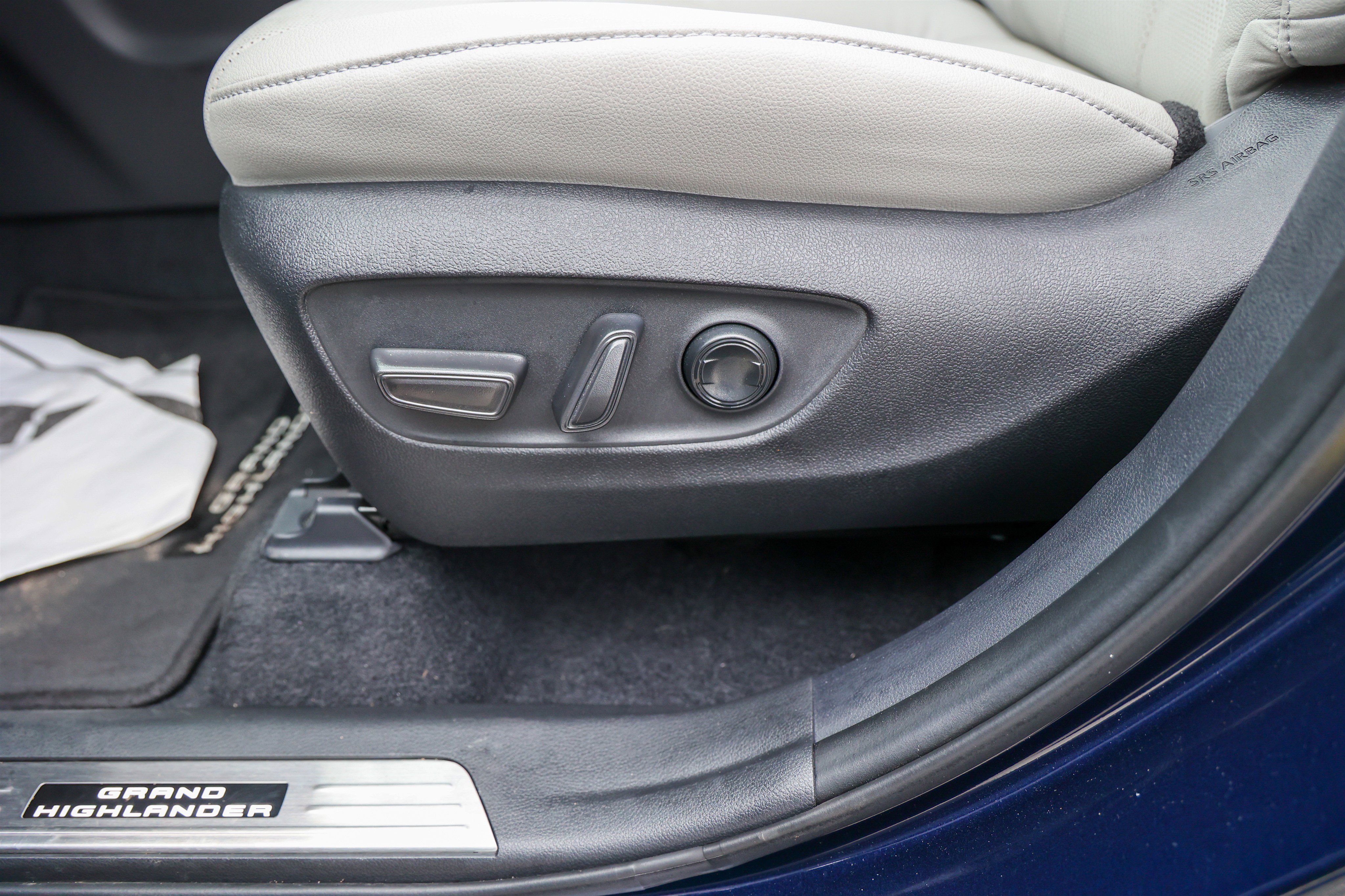 Certified 2025 Toyota Grand Highlander FWD image 31