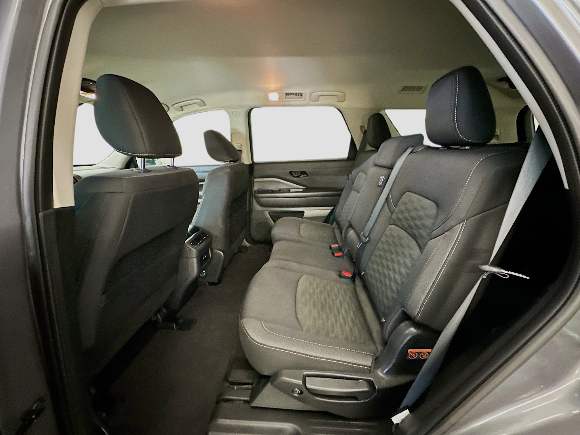 Used 2024 Nissan Pathfinder SV image 28