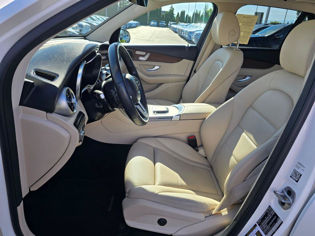 Used 2022 Mercedes-Benz GLC 300 4MATIC image 13