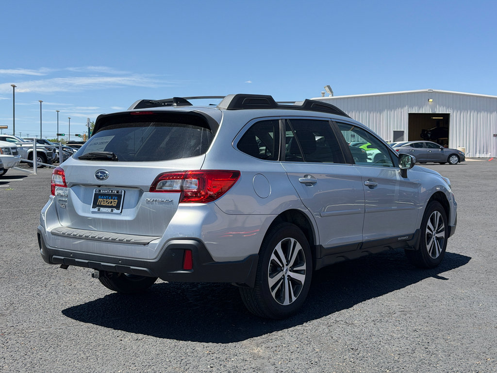 Used 2018 Subaru Outback 2.5i Limited AWD/4WD image 7