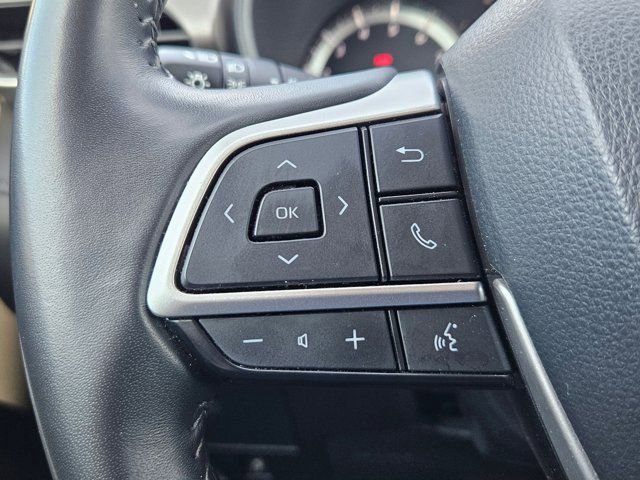 Used 2024 Toyota Highlander LE image 20