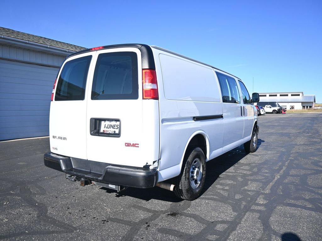 Used 2023 GMC Savana 2500 Extended w/ Enhanced Convenience Package image 18