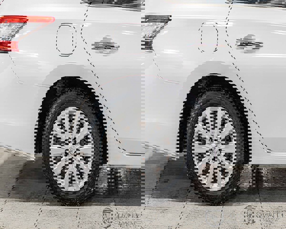 Used 2015 Nissan Sentra SL image 9