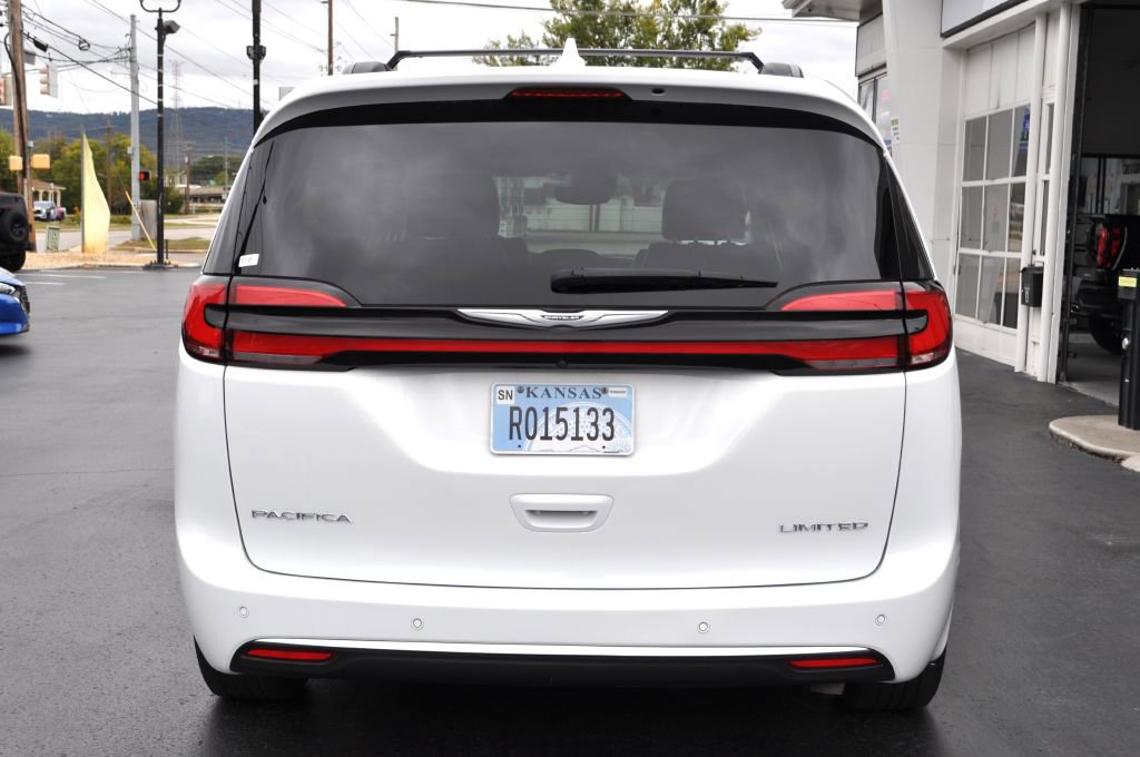 Used 2022 Chrysler Pacifica Limited image 28