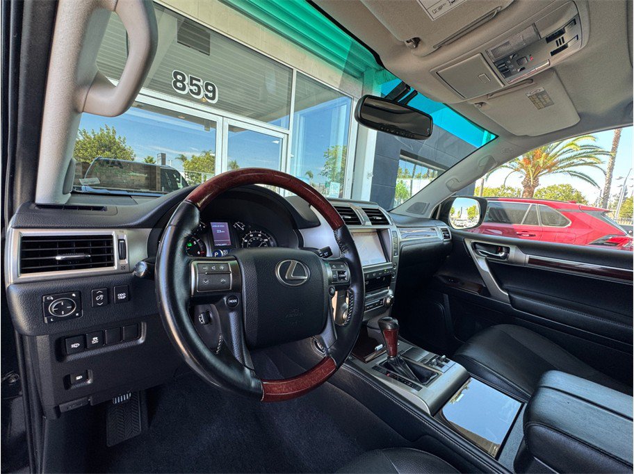 Used 2017 Lexus GX 460 Premium AWD/4WD image 25