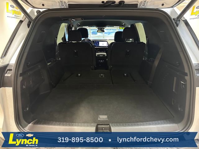 Used 2025 Chevrolet Traverse LT image 21